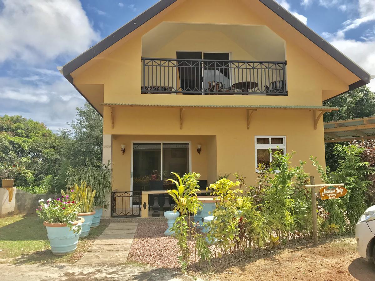 Mountain Lodge Anse Volbert Village Eksteriør billede