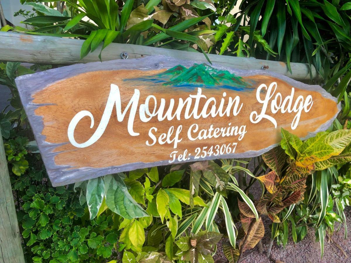 Mountain Lodge Anse Volbert Village Eksteriør billede