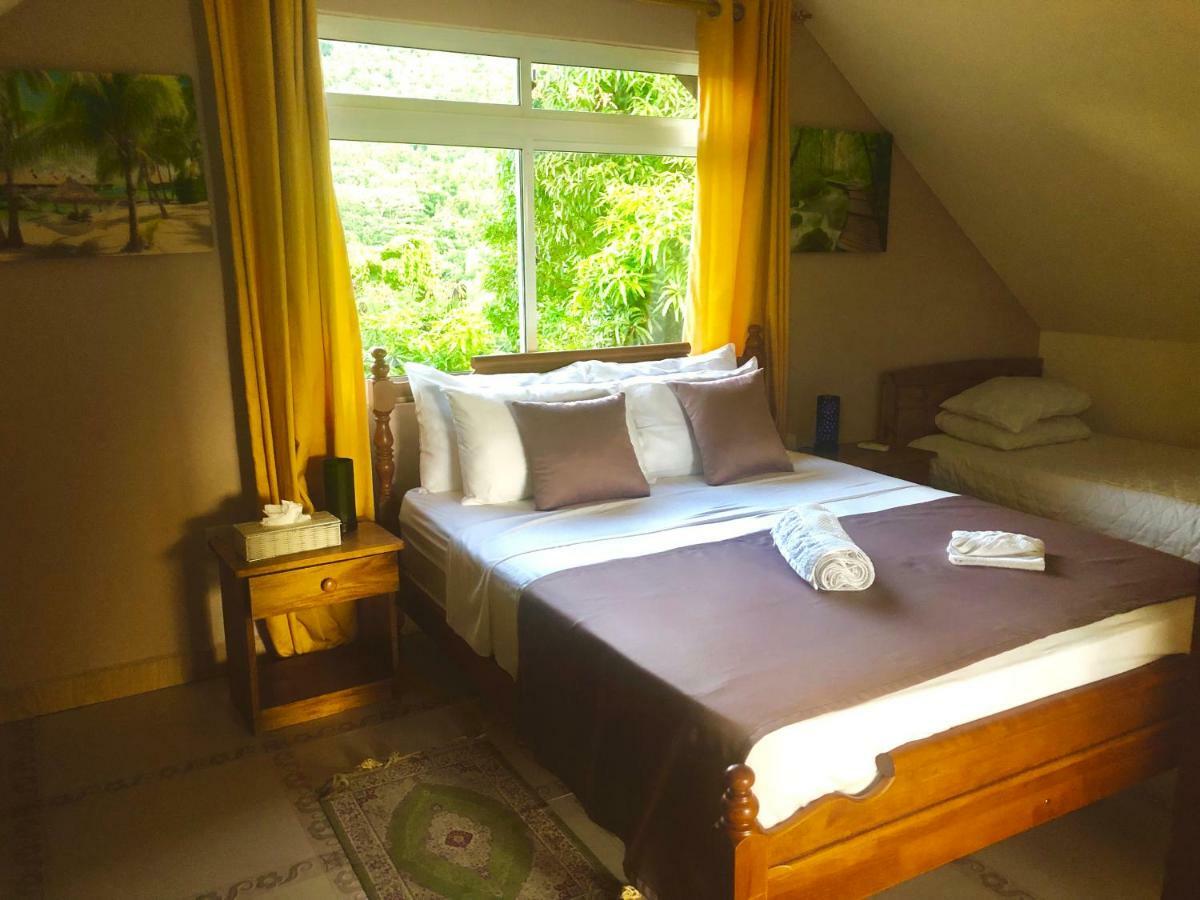 Mountain Lodge Anse Volbert Village Eksteriør billede