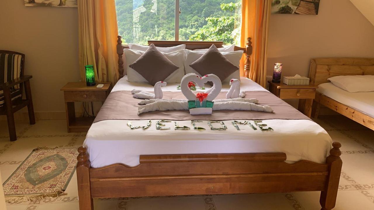 Mountain Lodge Anse Volbert Village Eksteriør billede